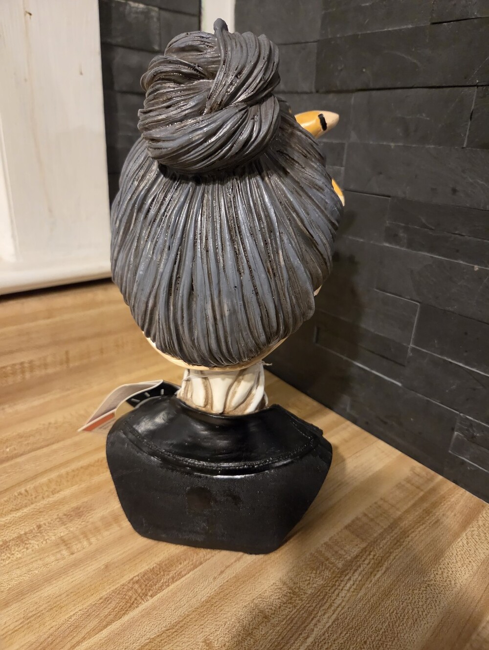 Messy Bun & Leopard  Skeleton Decor NWT (Lights Up) - Picture 4 of 6
